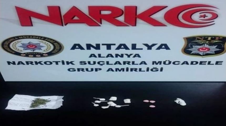 Alanya&rsquo;da Uyuşturucu Operasyonu: 3 G&ouml;zaltı