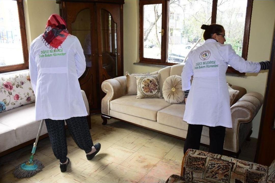 Y&uuml;zleri G&uuml;ld&uuml;rmeye Devam Ediyor