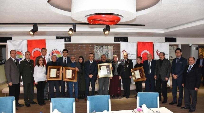 Şehit Ailelerine &lsquo;devlet &Ouml;v&uuml;n&ccedil; Madalyası&rsquo; Verildi
