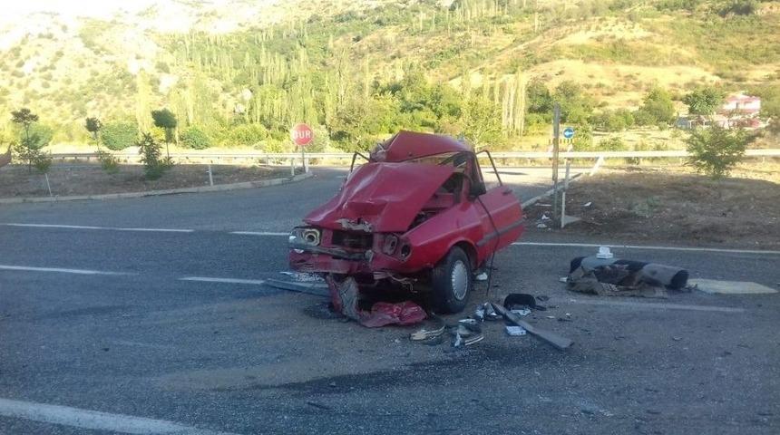 Tır İle Otomobil &Ccedil;arpıştı: 1 Yaralı