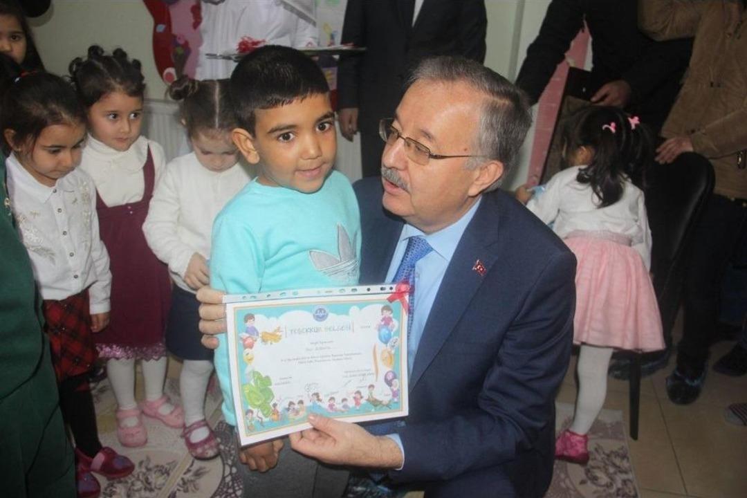 Edirne&rsquo;de 56 Bin 90 &Ouml;ğrenci Karne Heyecanı Yaşadı