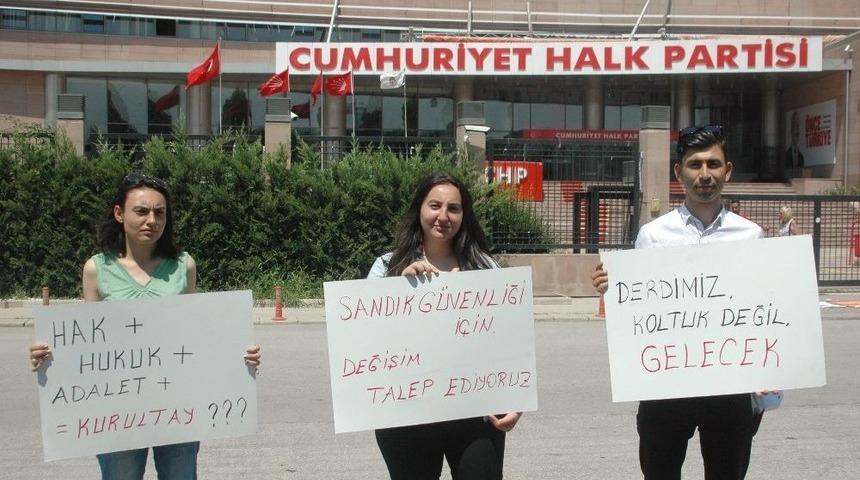 Chp Önünde Kurultay Protestosu