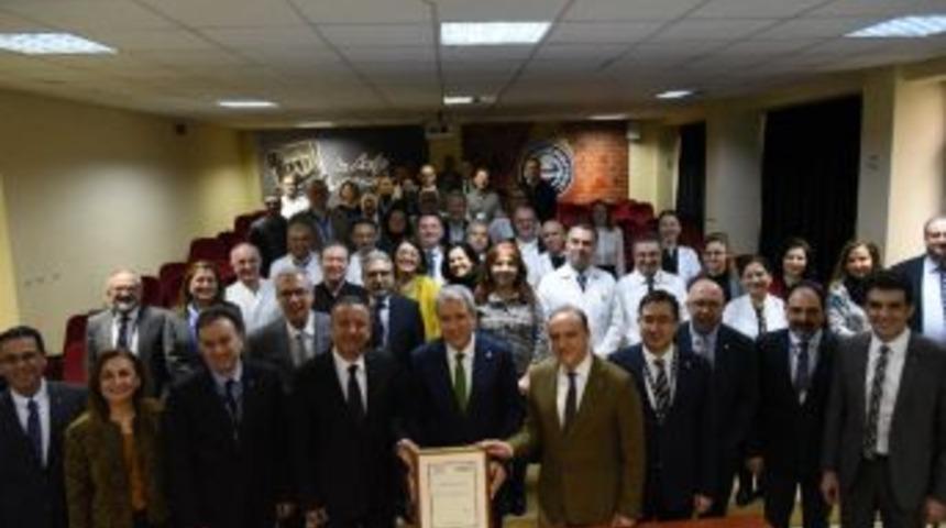 Ege &Uuml;niversitesi Sağlık Alanında Tek Yumruk