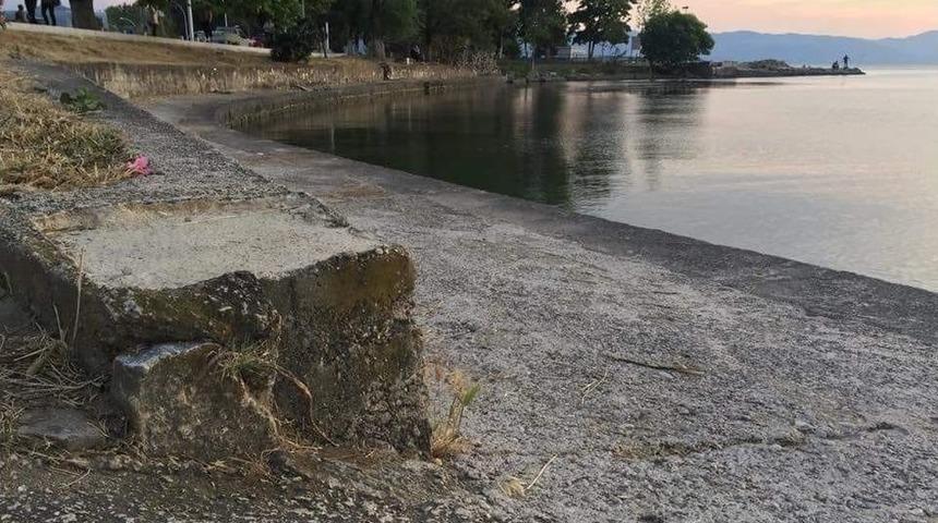 900 Yıllık Sütun Başlığı Ortadan Kayboldu