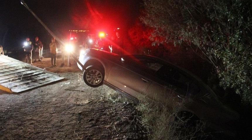Gittiği Yol Nehre &Ccedil;ıktı, Kazadan Yara Almadan Kurtuldu