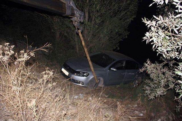 Gittiği Yol Nehre Çıktı, Kazadan Yara Almadan Kurtuldu