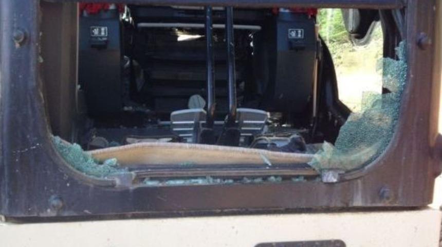 Orman Yolu İstemeyen K&ouml;yl&uuml;ler, İş Makinesine Zarar Verdi