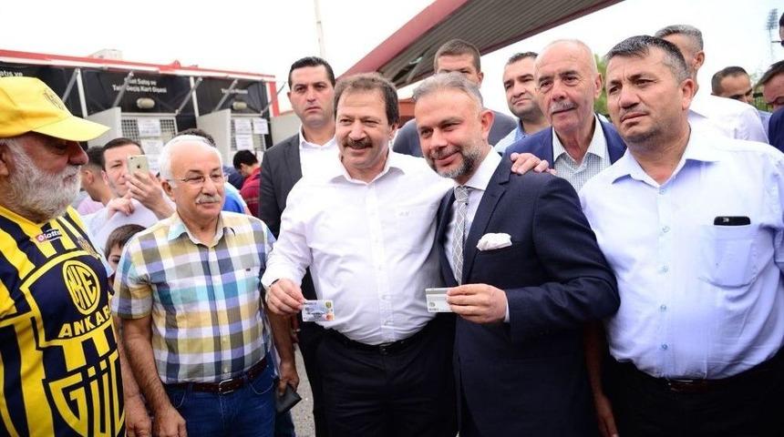 Kahramankazan Belediye Başkanı Taraftarlarla Birlikte Kombine Aldı