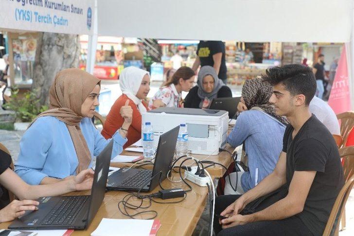 Yks Tercih Çadırı, Eyüp Sultan Camii Meydanında G4