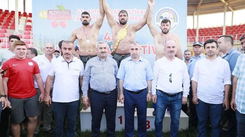 Taşköprü Yağlı Güreşleri’ni Recep Kara Kazandı