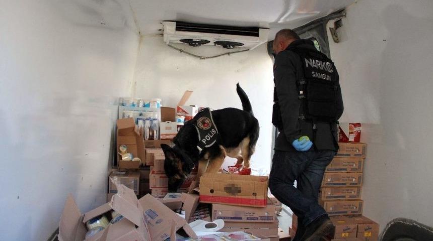 Narkotik K&ouml;peği "keita" Pazarlama Aracındaki Uyuşturucuyu Buldu