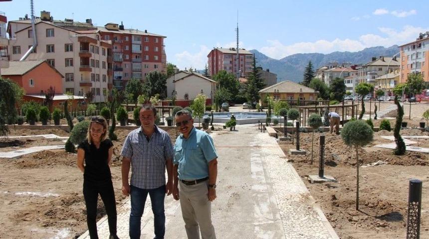 Başkan Tutal, Yapımı Devam Eden Park Alanlarında İncelemelerde Bulundu