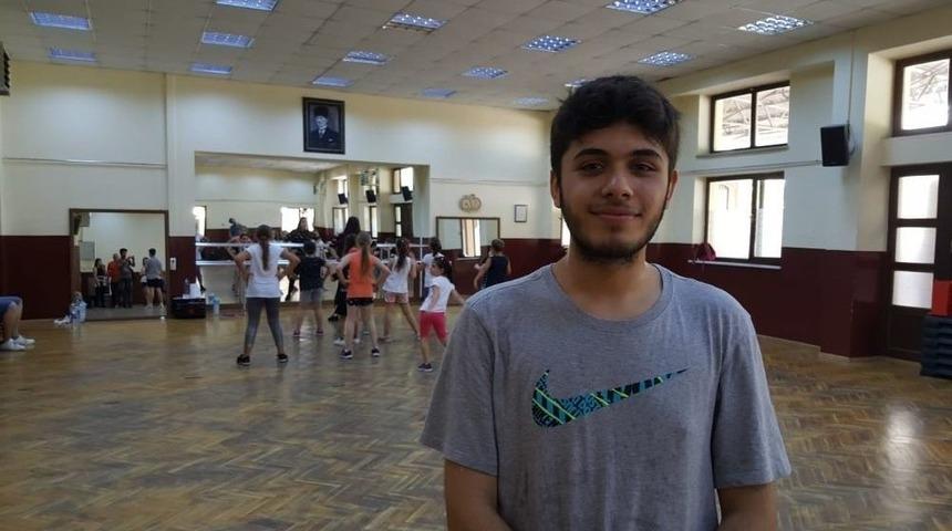 (özel Haber) Türkiye Hiphop Şampiyonu Zeki Gündüz, Dünya Şampiyonası’na Hazırlanıyor