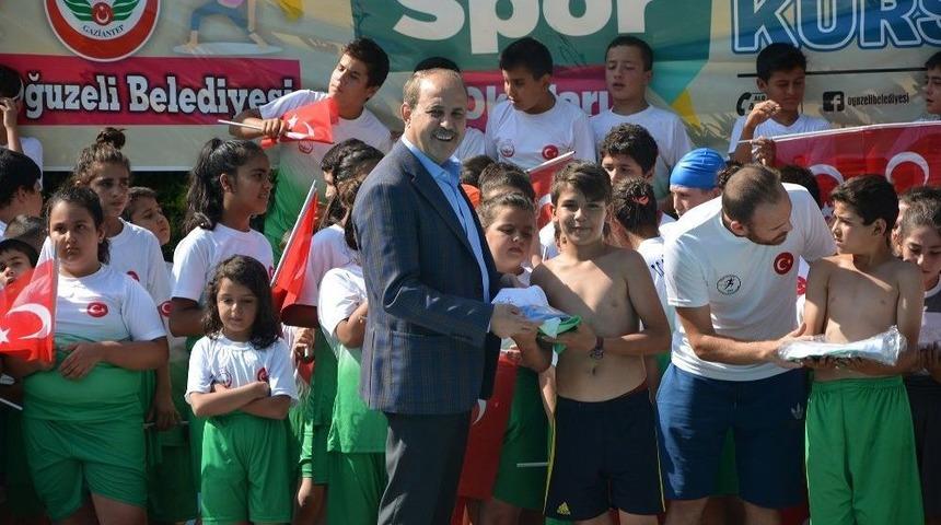 Belediye Başkanı Kılı&ccedil; Y&uuml;zme Kursunu Ziyaret Etti