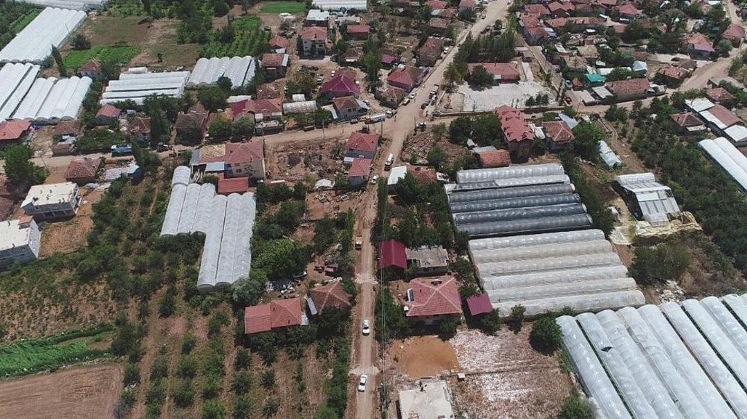 Selle Sarsılan &Ccedil;ift&ccedil;i Yaralarını Sarmaya &Ccedil;alışıyor