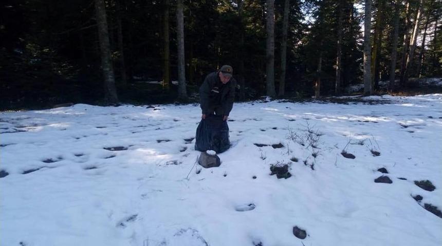 Yaban Hayvanları İ&ccedil;in Doğaya Yiyecek Bırakıldı