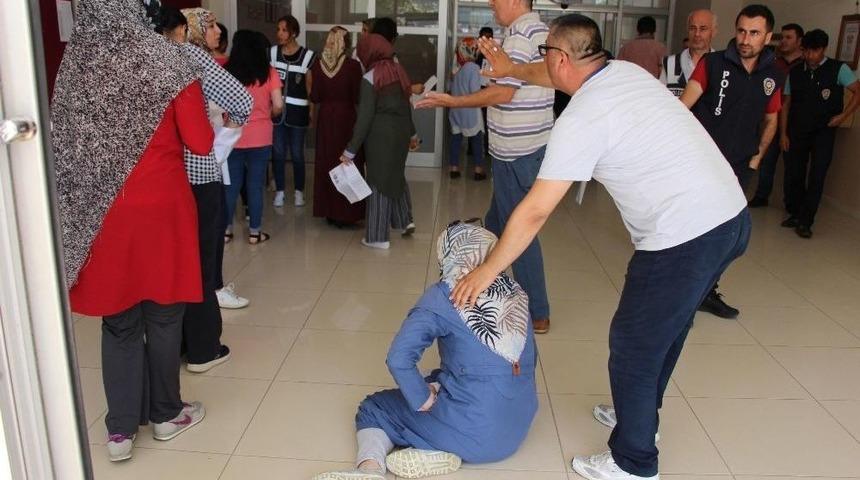 D&uuml;ş&uuml;nce Sınav Merkezine S&uuml;r&uuml;nerek Girdi