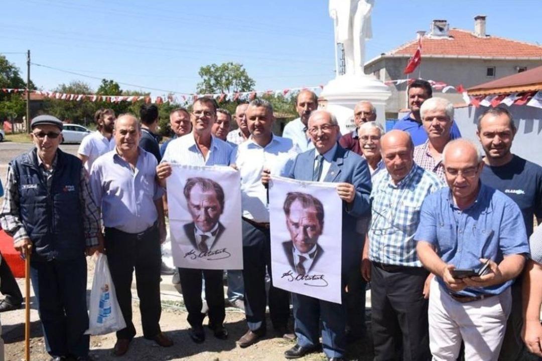 Alaybey Mahallesi&rsquo;nde Atat&uuml;rk Heykeli A&ccedil;ılışı Ger&ccedil;ekleştirildi