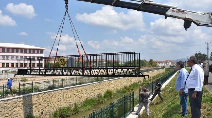 Karaca Deresine K&ouml;pr&uuml; Konuldu