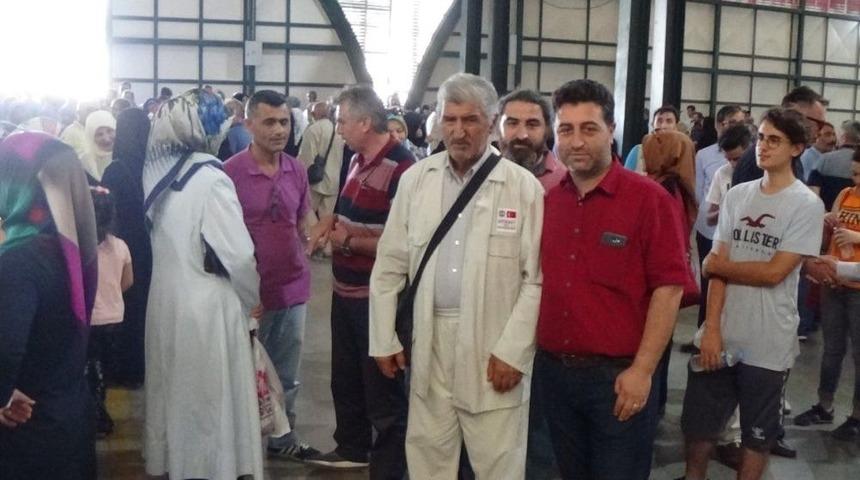 Hac Kafilesi Yola &Ccedil;ıktı