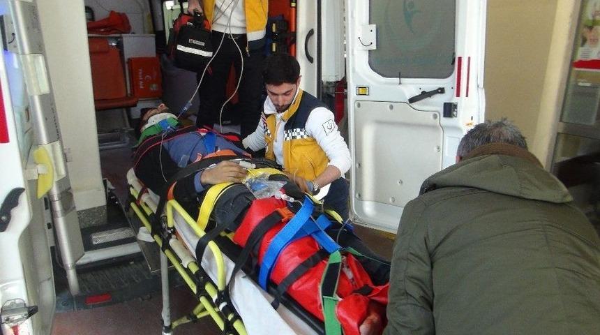 Otomobilin &Ccedil;arptığı Motosiklet S&uuml;r&uuml;c&uuml;s&uuml; Yaralandı