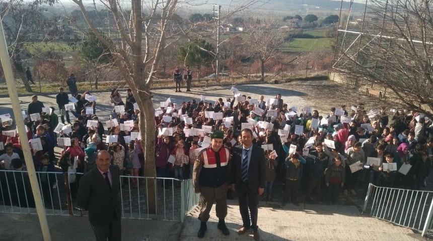 Öğrencilerin Karneleri Jandarmadan