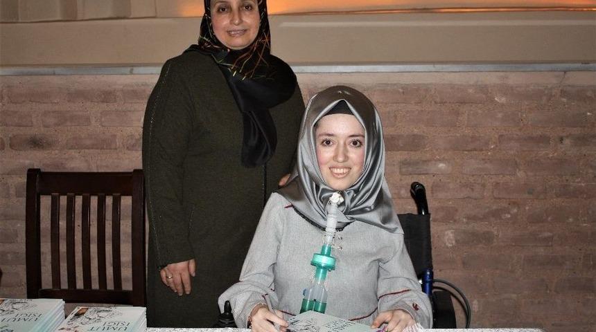 Kas Hastası Yıldız&rsquo;dan Umut Işığı Sergisi