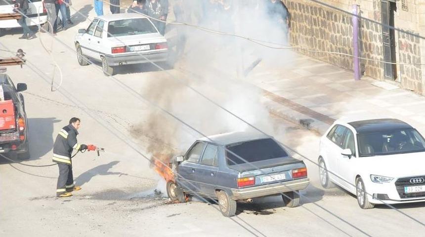 Seyir Halindeki Ara&ccedil; Alev Aldı