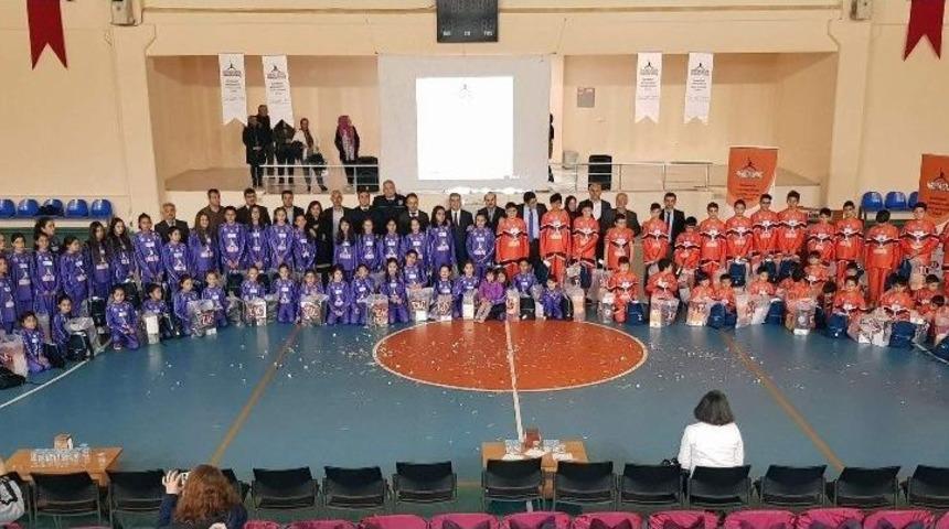 &lsquo;hayata Sma&ccedil;&rsquo; Projesi 375 &Ouml;ğrenciyi İlk Kez Sporla Tanıştırdı