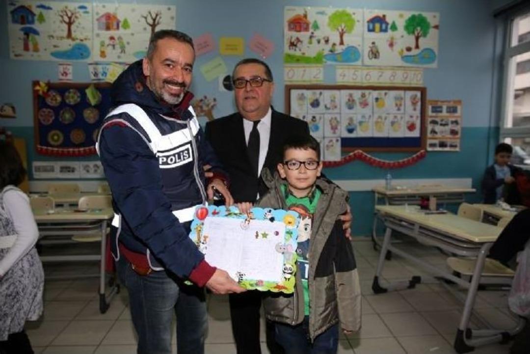 31 Bin 308 &Ouml;ğrenci Karne Sevinci Yaşadı