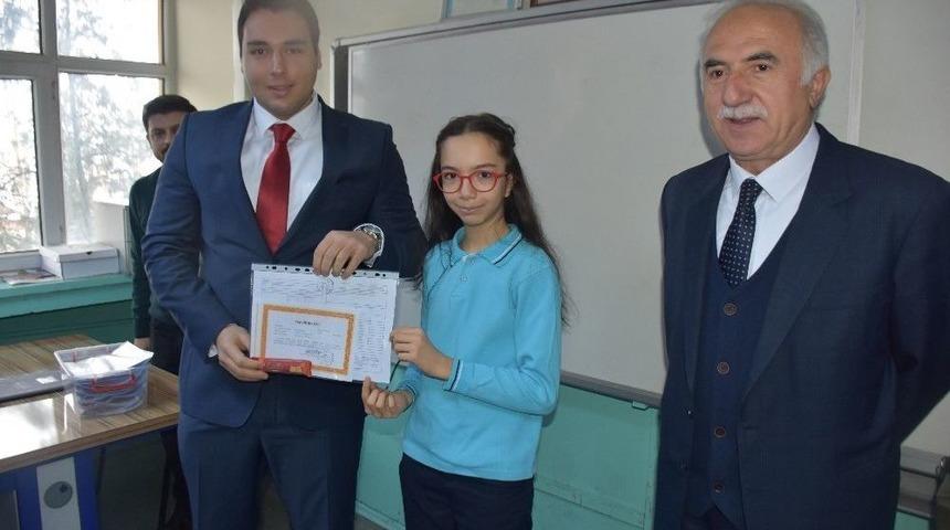 Reşadiye&rsquo;de &Ouml;ğrenciler Karne Heyecanı Yaşadı