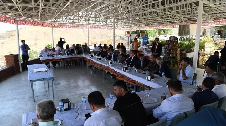 Başkan Asya, Protokol &Uuml;yelerini Kale&rsquo;de Ağırladı