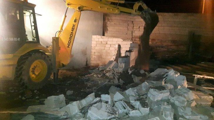 Van’da Bin 700 Litre Kaçak Akaryakıt Ele Geçirildi G1