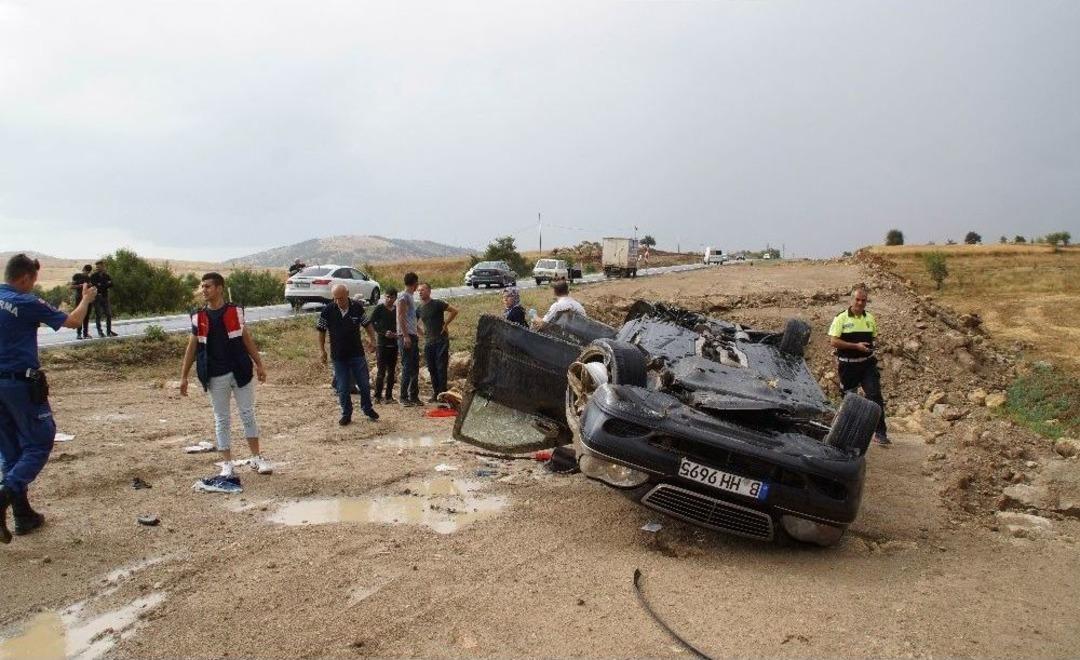 Gurbet&ccedil;ilerin Bulunduğu Otomobil Takla Attı: 6 Yaralı