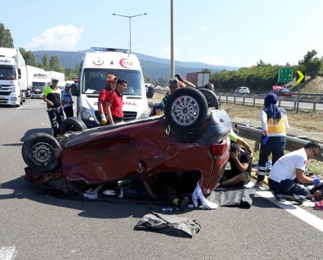 Tıra Çarparak Takla Atan Otomobilde 1 Kişi Öldü 4 Kişi Yaralandı