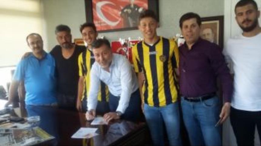 G&ouml;lbaşı Belediyespor&rsquo;dan Ankarag&uuml;c&uuml;&rsquo;ne 2 Transfer