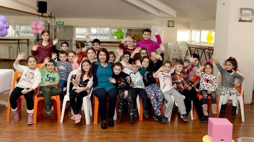 Geleceğin Ressamları Avcılar&rsquo;da Yetişiyor