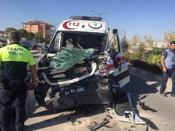 Niğde’De Ambulans Kazası: 1 Yaralı