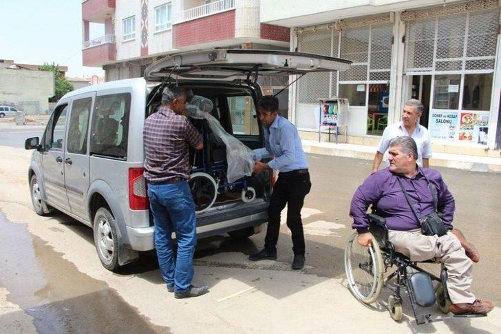 Engelli Maaşıyla Engelli Kıza Tekerlekli Sandalye Aldı G1