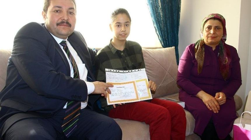 Karnesi Sevincini Evinde Yaşadı