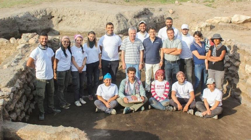 Rektör Taş, Küllüoba Kazısını İnceledi