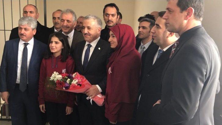 Bakan Arslan Kağızmanlı Öğrencilere Karne Dağıttı G2