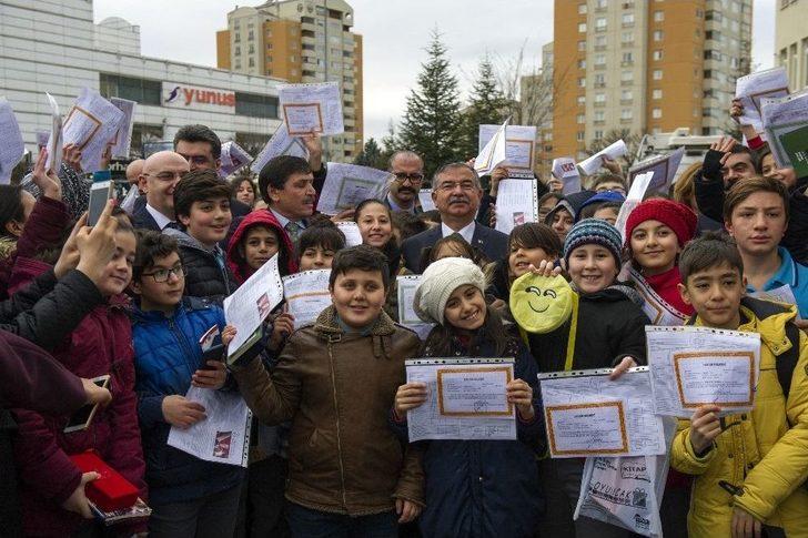 18 Milyon Öğrenci, Karnelerini Alarak Yarıyıl Tatiline Çıktı G2
