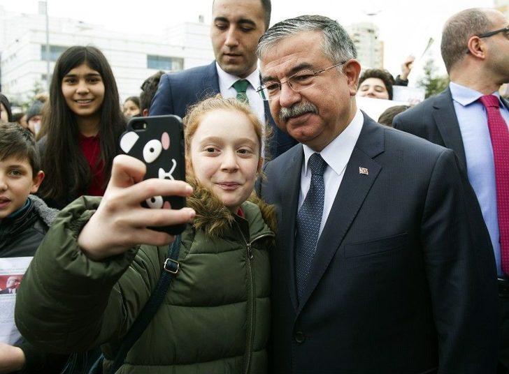 18 Milyon Öğrenci, Karnelerini Alarak Yarıyıl Tatiline Çıktı G4