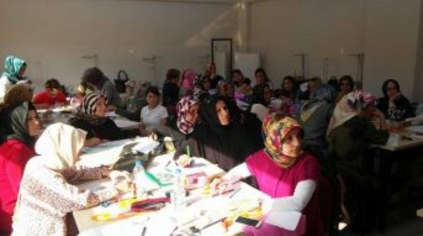 Hizmet İ&ccedil;i Eğitimler Devam Ediyor