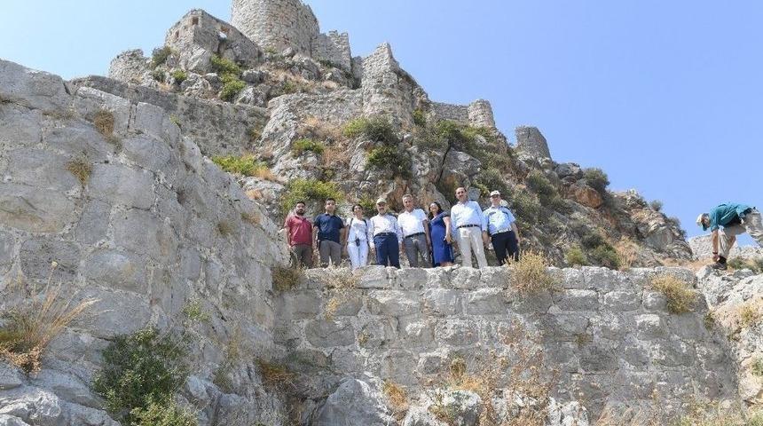 Vali Demirtaş&rsquo;dan "yılan Kale" Daveti