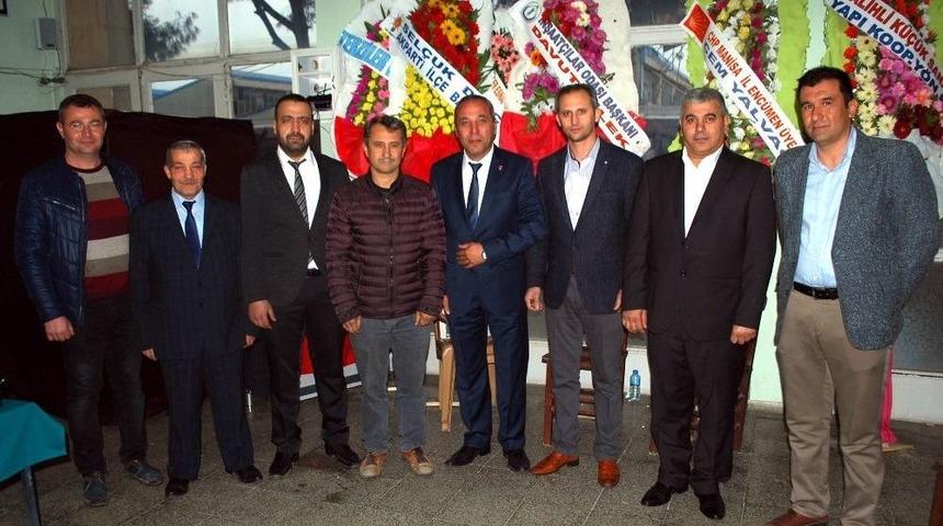 Salihli&rsquo;de Başkan Alacalı G&uuml;ven Tazeledi