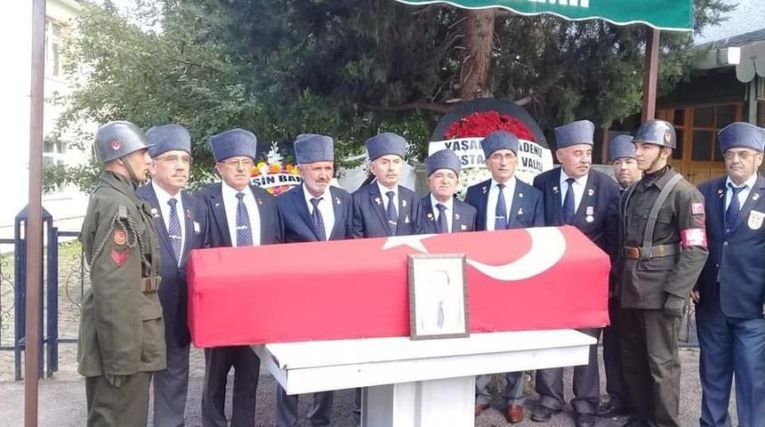 Direksiyon Başında Kalp Krizi Ge&ccedil;irerek Hayatını Kaybeden Gazi Toprağa Verildi