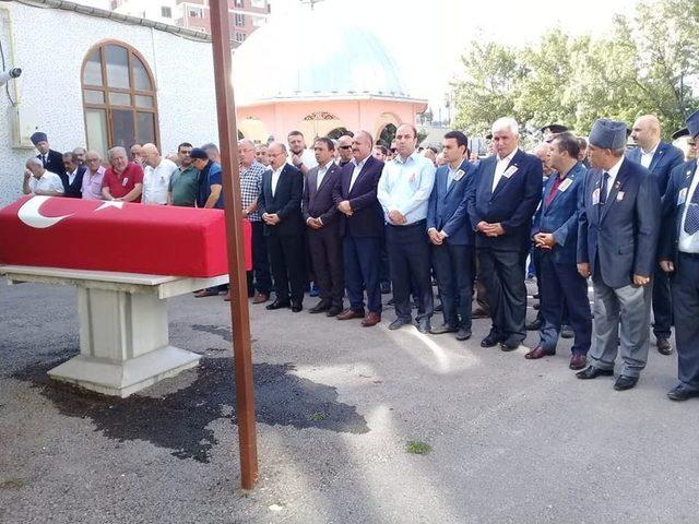 Direksiyon Başında Kalp Krizi Geçirerek Hayatını Kaybeden Gazi Toprağa Verildi