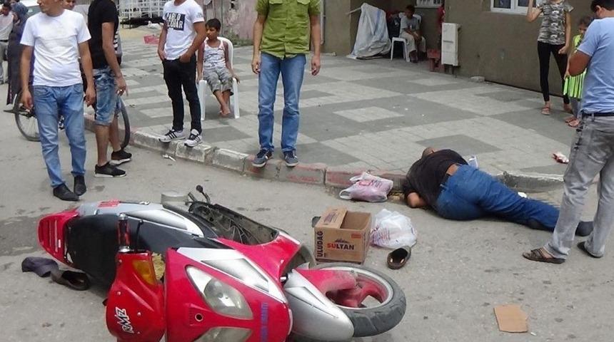 Motosikletler Kafa Kafaya &Ccedil;arpıştı: 3 Yaralı